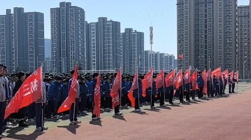 昂扬青春步 骈驰铸精魂——莱西国开实验学校跑操大赛